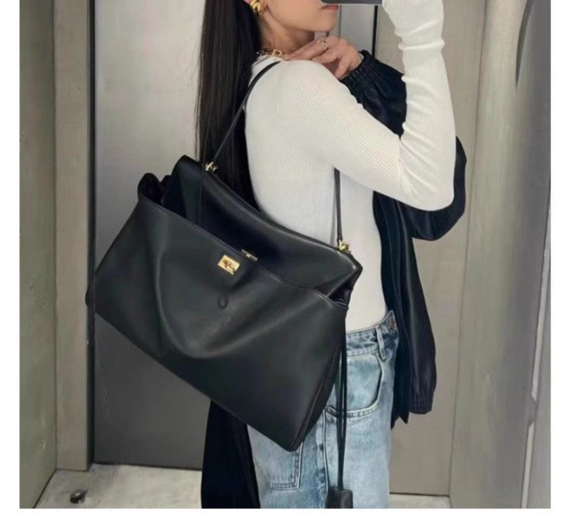 Bolsa Essencial Ízis – Camurça Vintage Atemporal