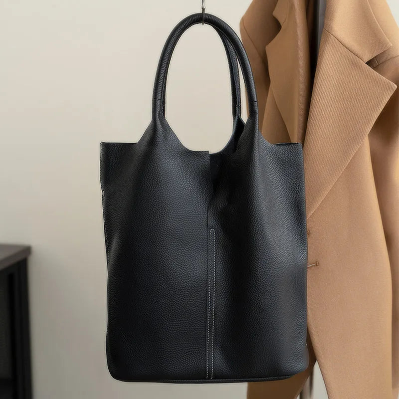 Bolsa Essencial Azaléia — Tote Minimalista de Couro Macio