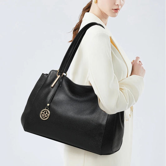 Aidrani NOIR Bag — Elegant structure in soft leather