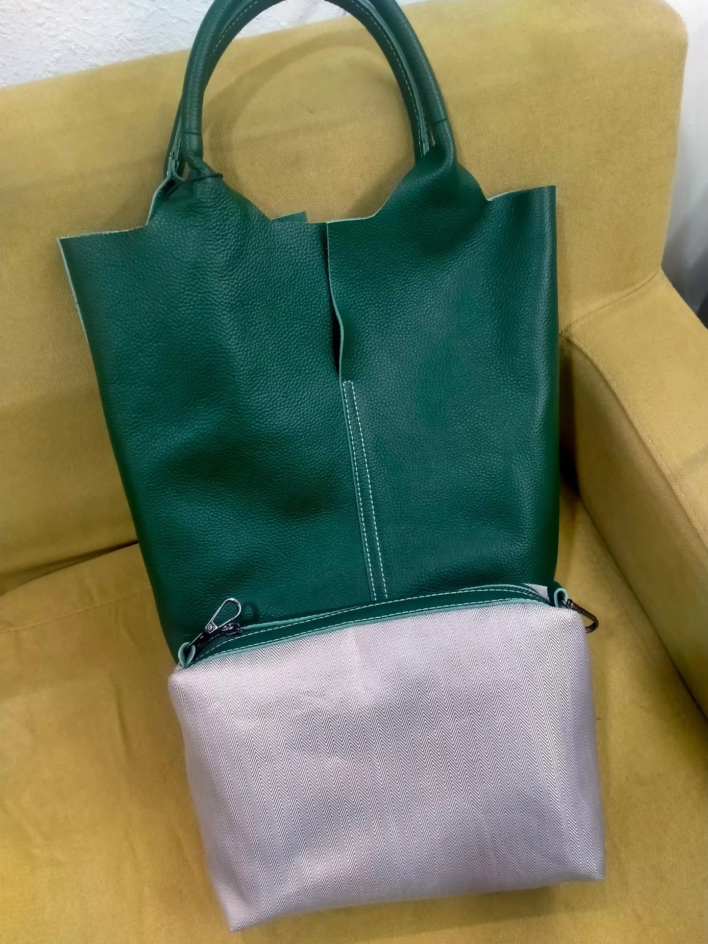 Bolsa Essencial Azaléia — Tote Minimalista de Couro Macio